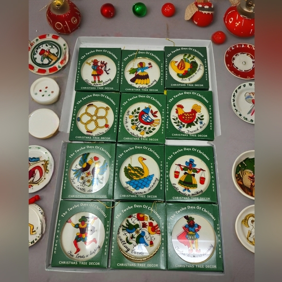 Trim A Tree 1982 The 12 Days Of Christmas Ornaments Folk Art Handmade & Painted - Picture 1 of 13